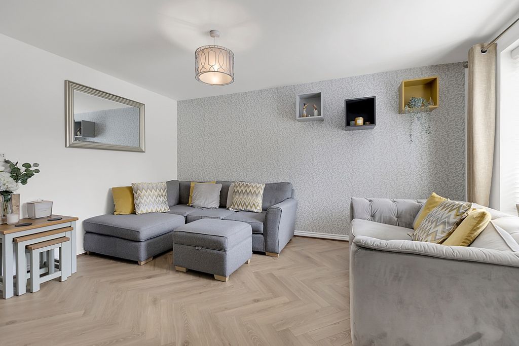 Property photo 2 of 20 4449704
