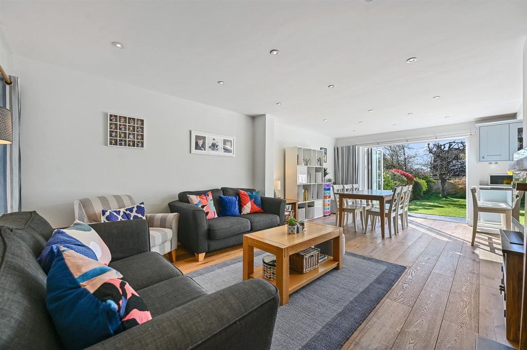 Property photo 2 of 16 Family Room.Jpg