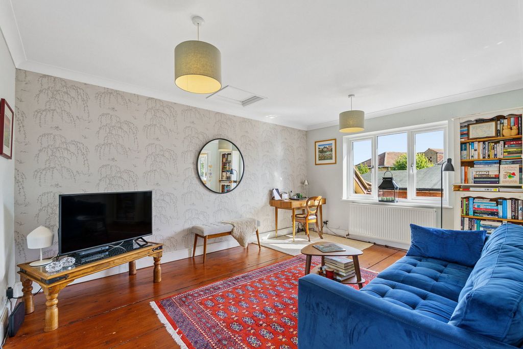 Property photo 2 of 19
