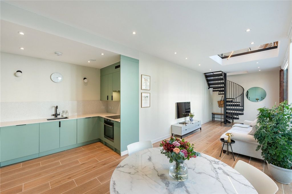 Property photo 1 of 16 Picture No. 10