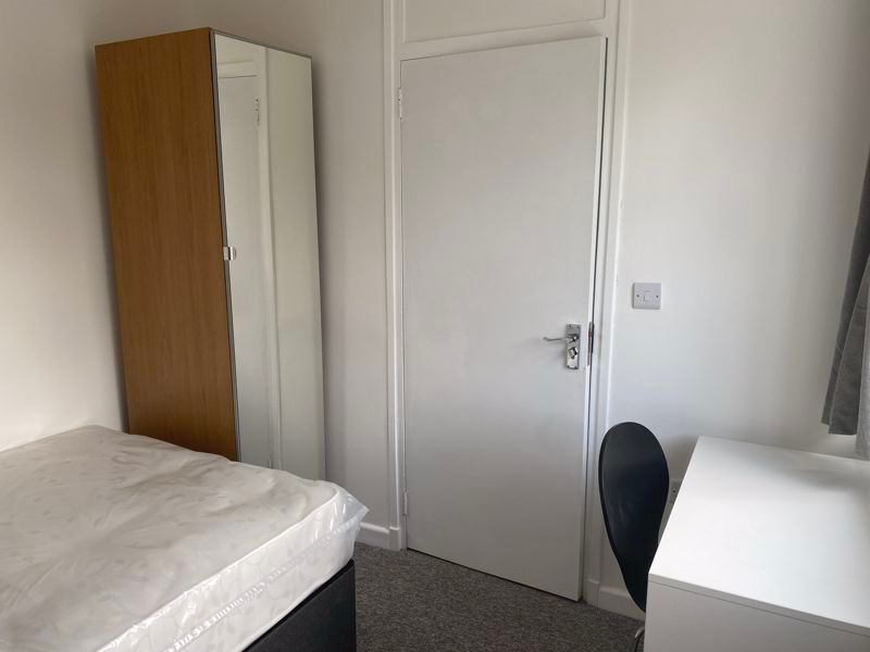 Property photo 2 of 12 Photo 6