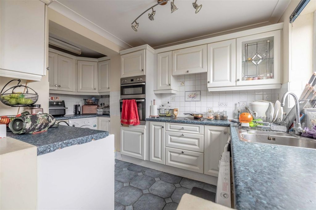 Property photo 2 of 16 Cs12 (11 Of 16).Jpg