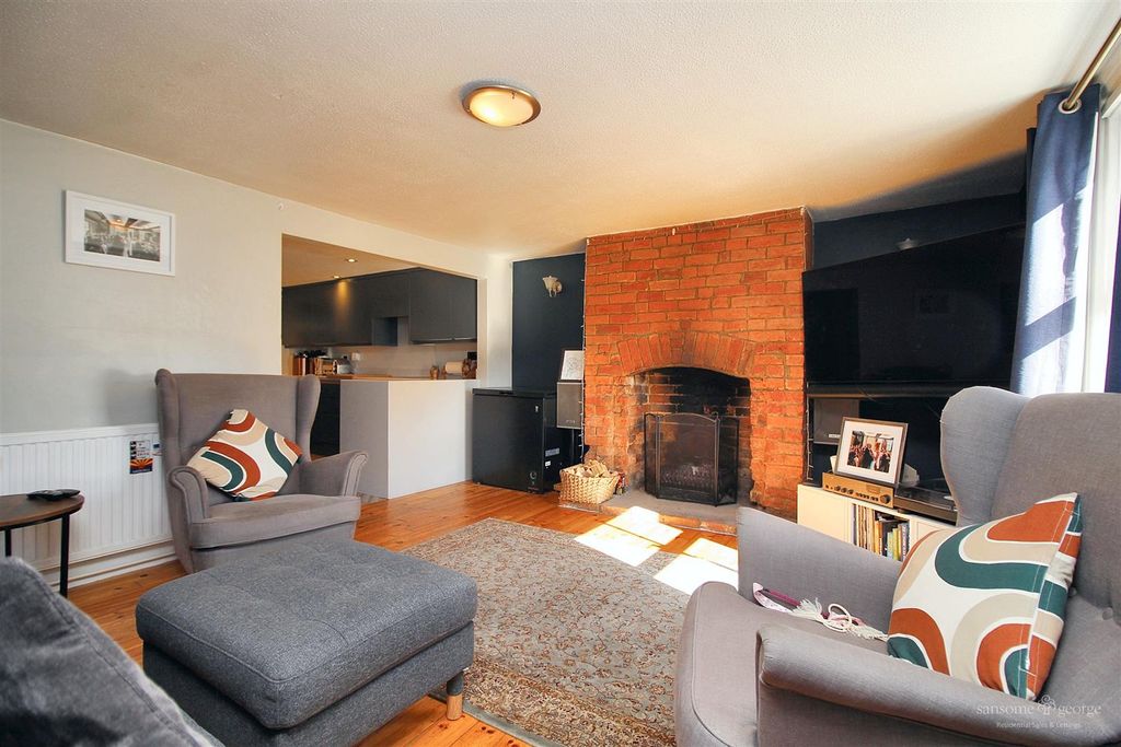 Property photo 2 of 25 Sitting Room