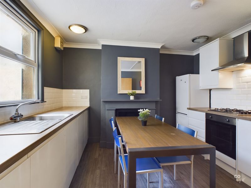 Property photo 3 of 12 Photo 21