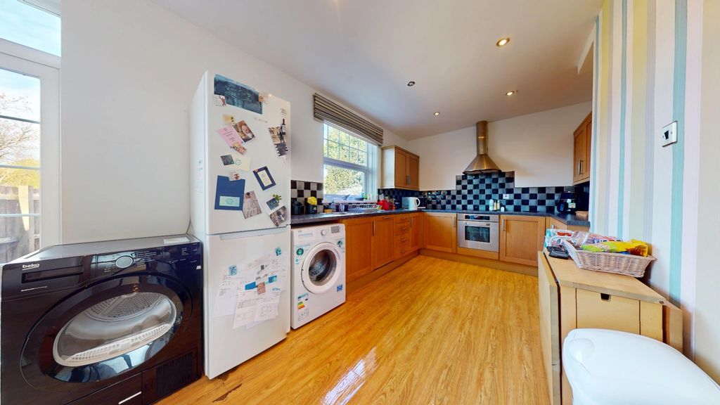 Property photo 1 of 19 5068492