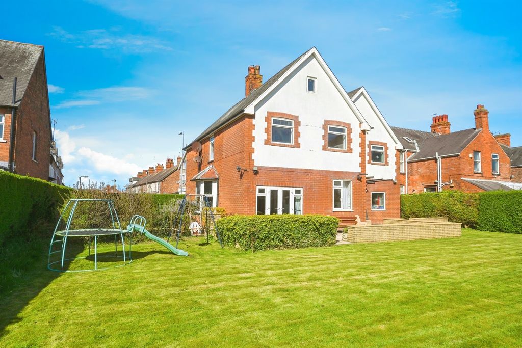 Property photo 2 of 15
