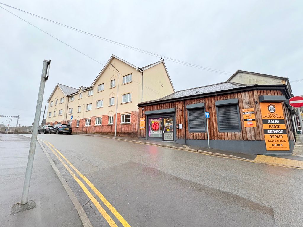 Property photo 3 of 14