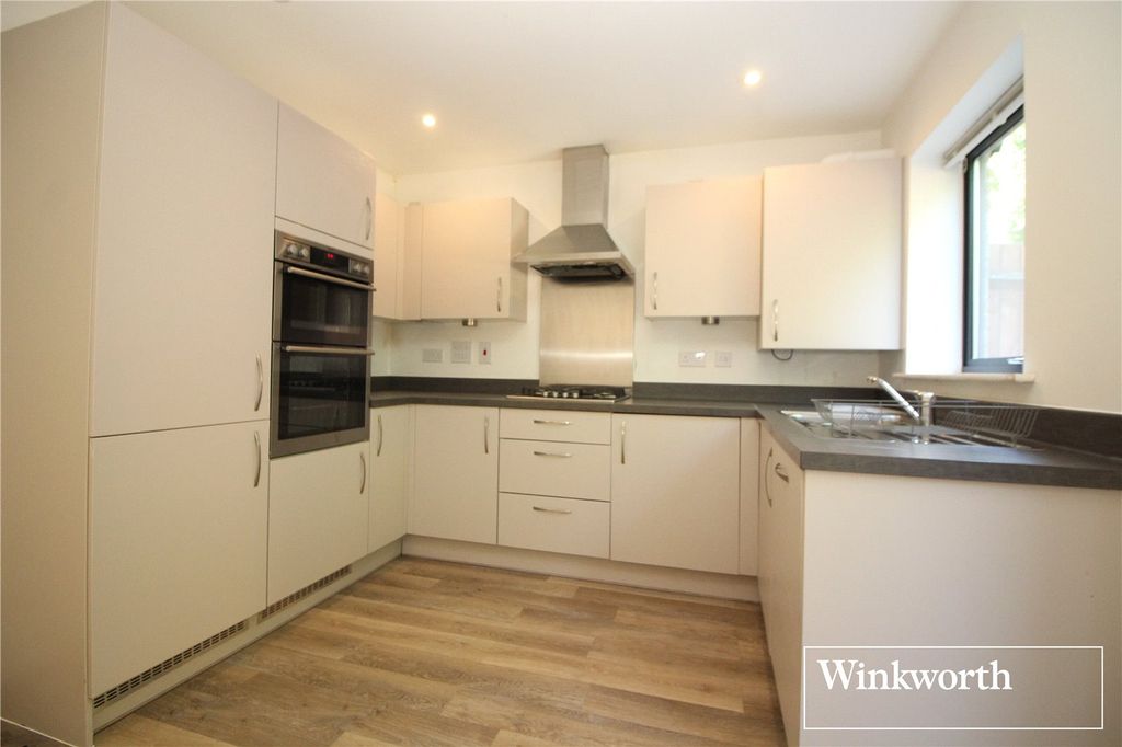 Property photo 2 of 19 Picture No. 27