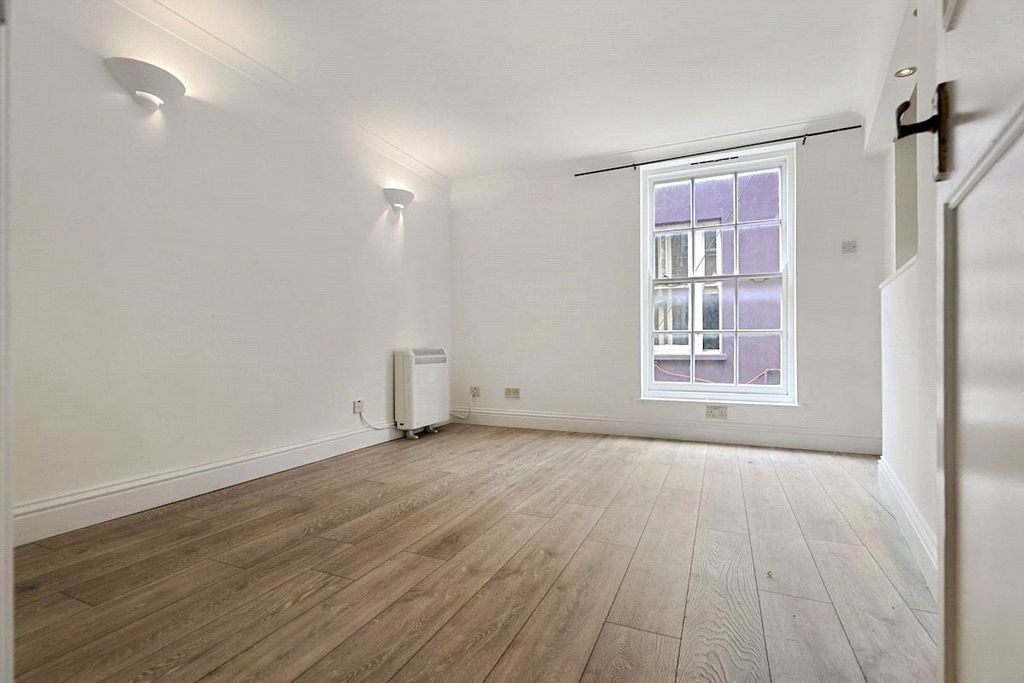 Property photo 3 of 7 Picture No. 17