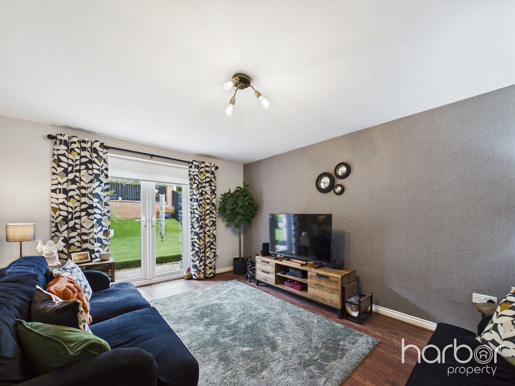 Property photo 2 of 21 5501003