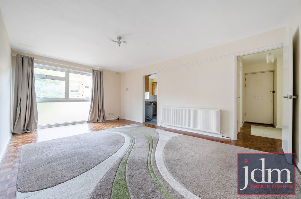 Property photo 1 of 12 E783B7Ef-5d5B-473...