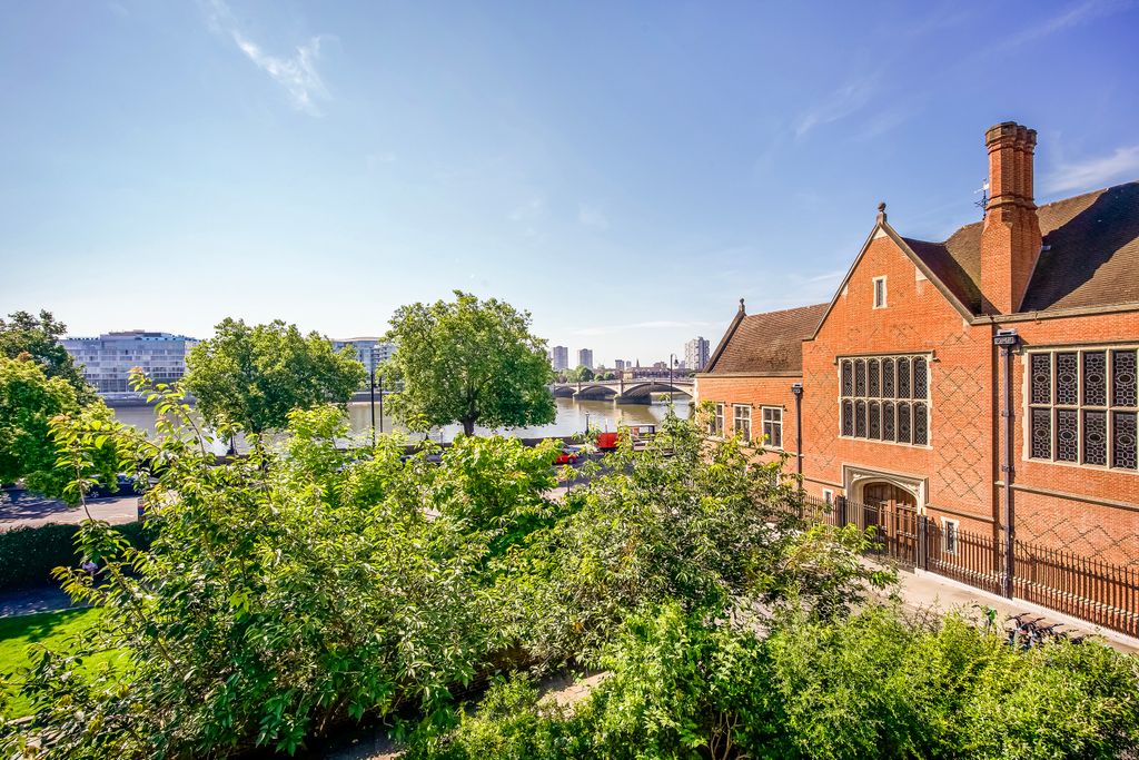 Property photo 3 of 12 (14)