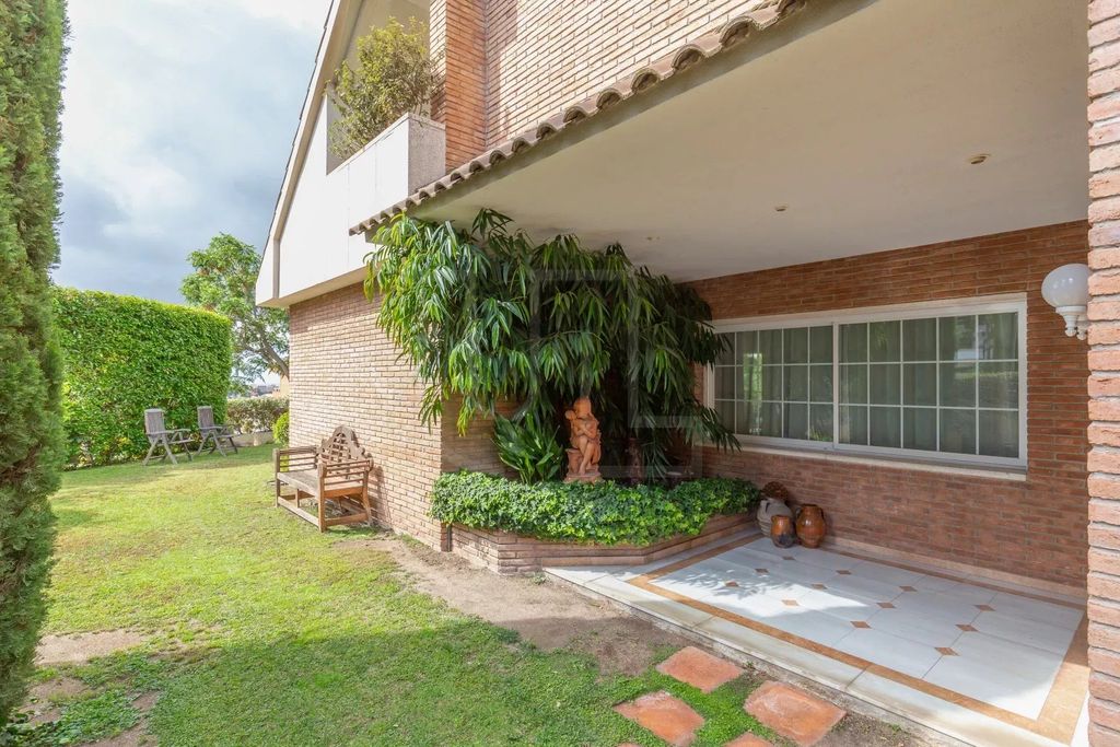 Property photo 3 of 53