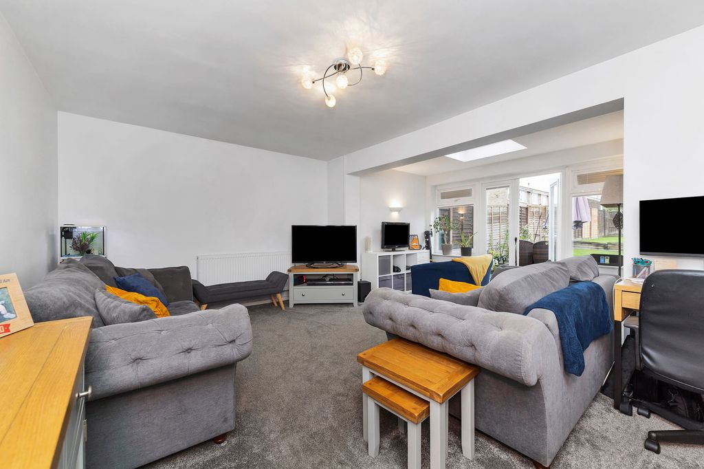 Property photo 2 of 11