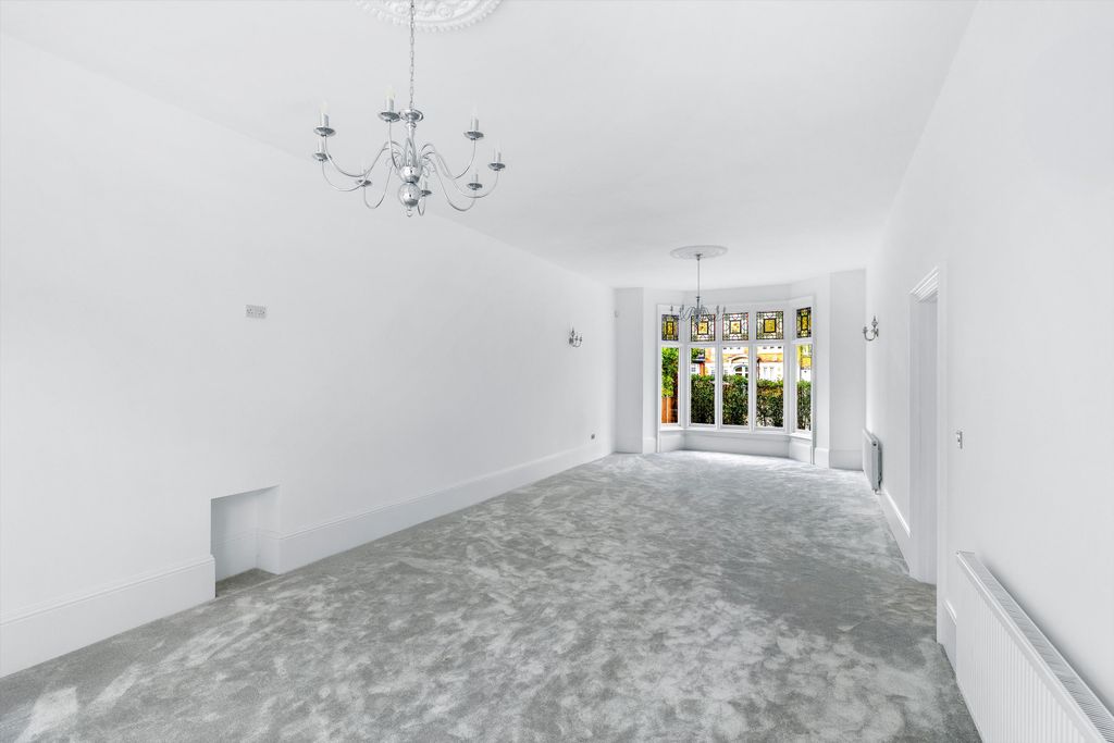 Property photo 3 of 20 Image