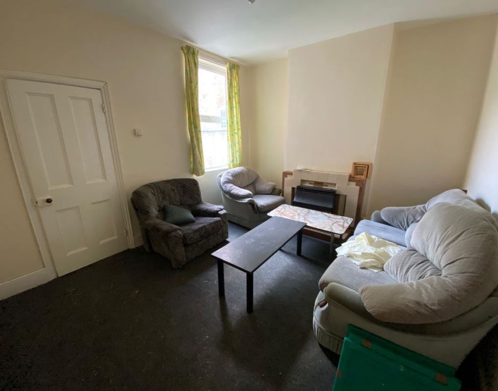 Property photo 3 of 8