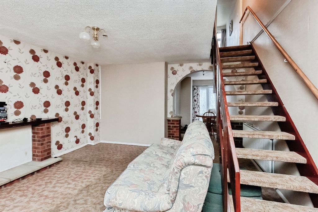 Property photo 3 of 13