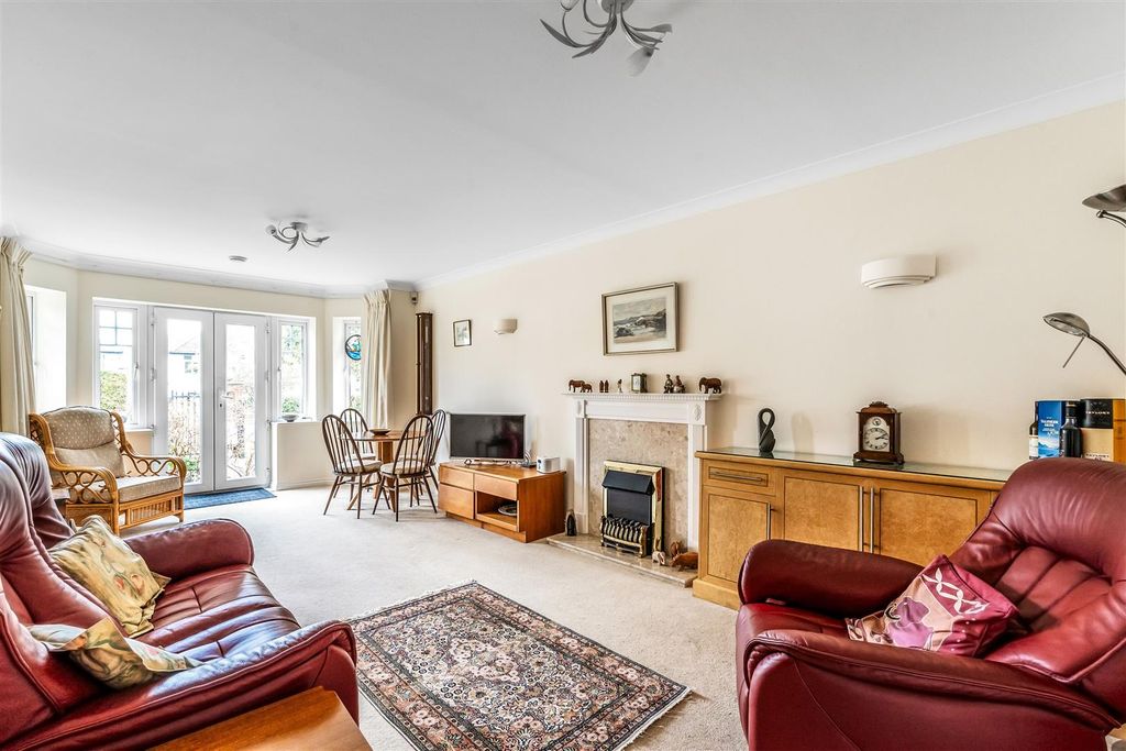 Property photo 2 of 10 2-Harroway-Manor-6.Jpg