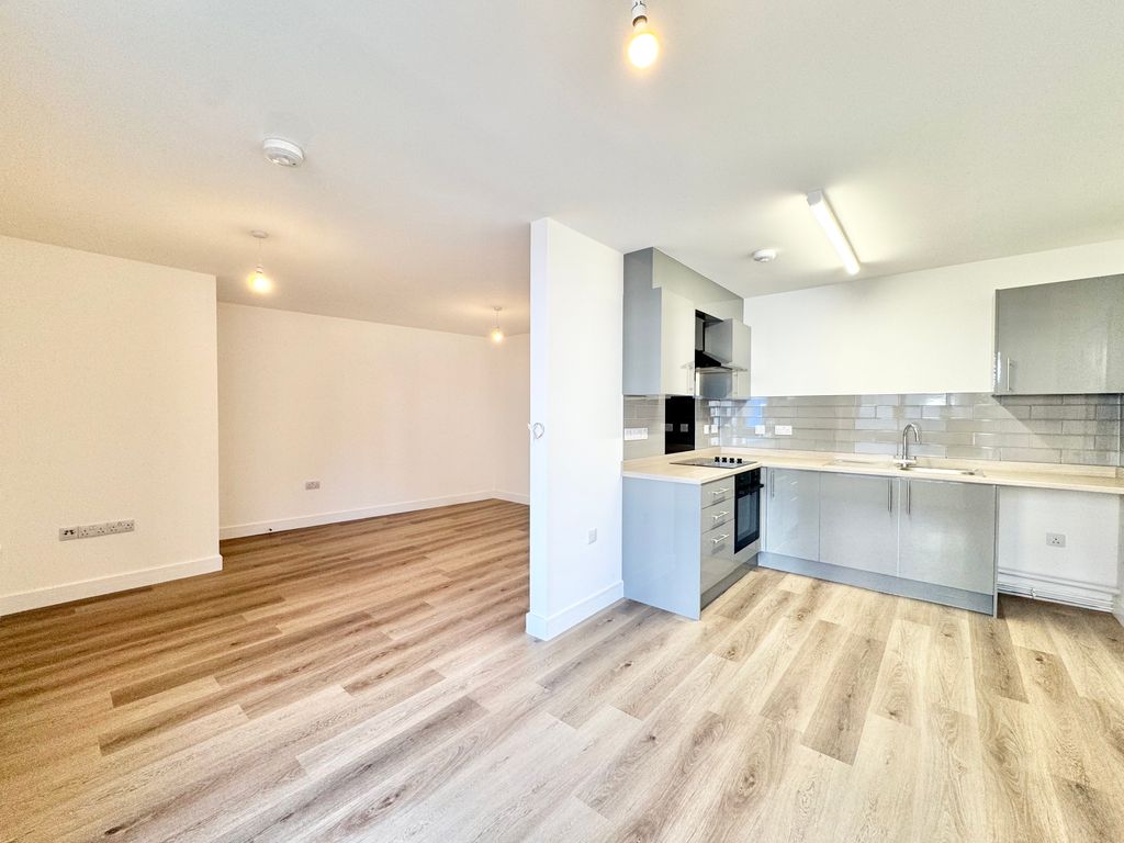 Property photo 1 of 6 Kitchen