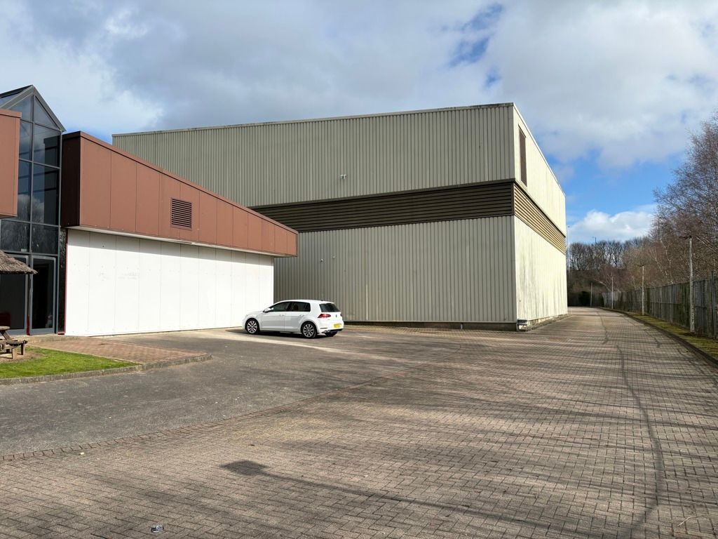 Property photo 3 of 7 Photo 6