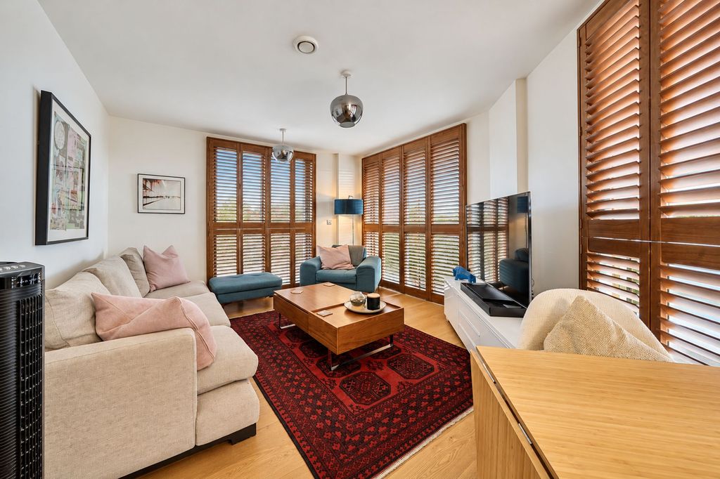 Property photo 2 of 18