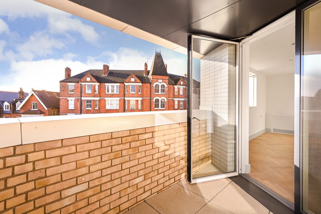 Property photo 3 of 10