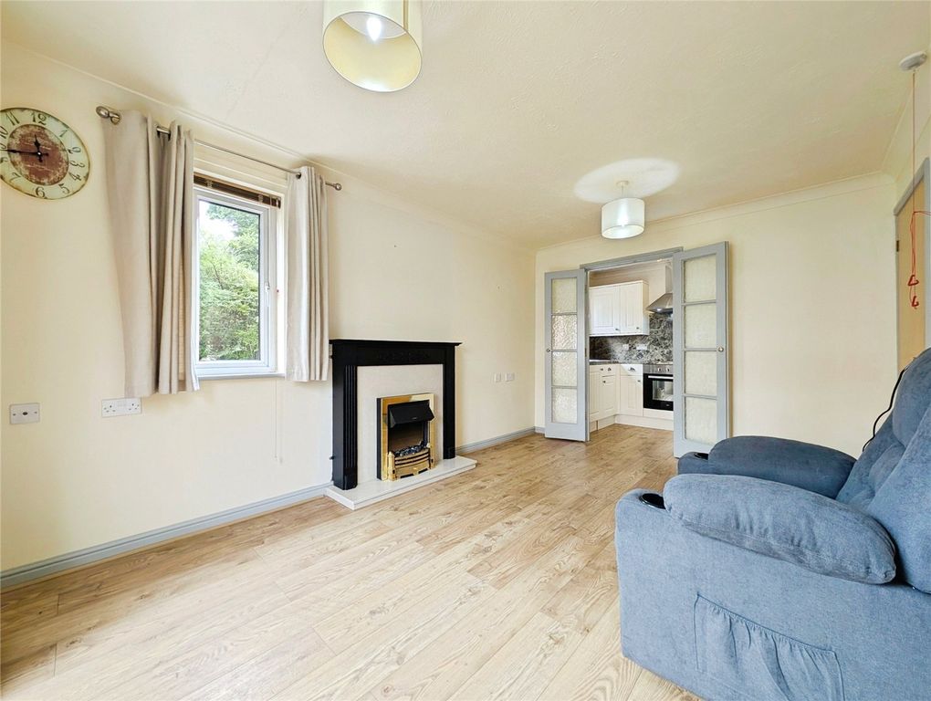 Property photo 3 of 10 Living Room