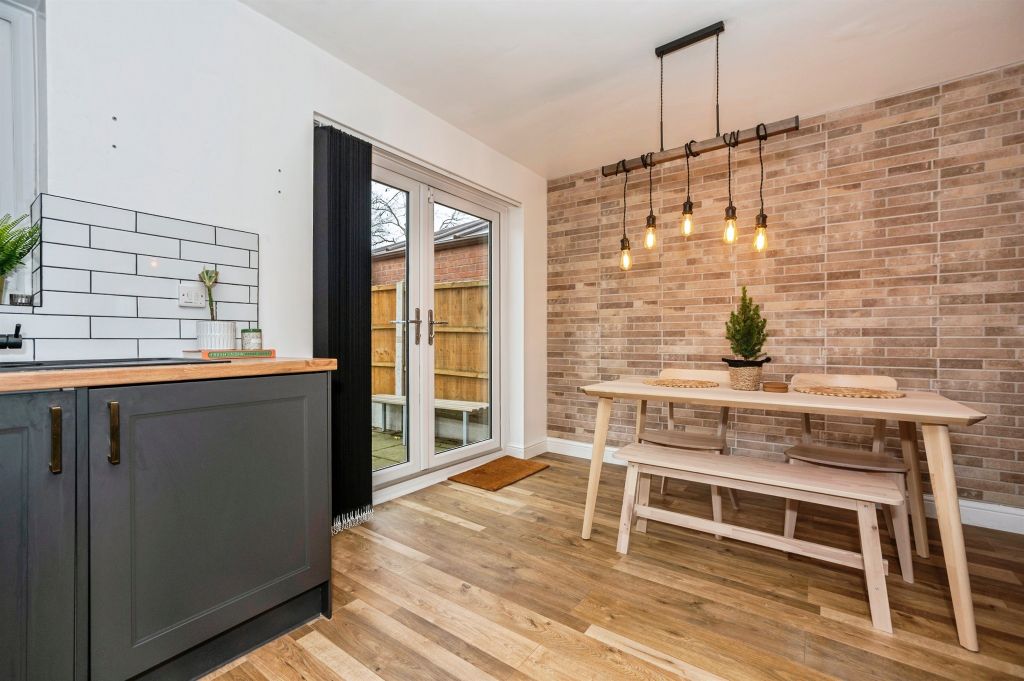 Property photo 3 of 18