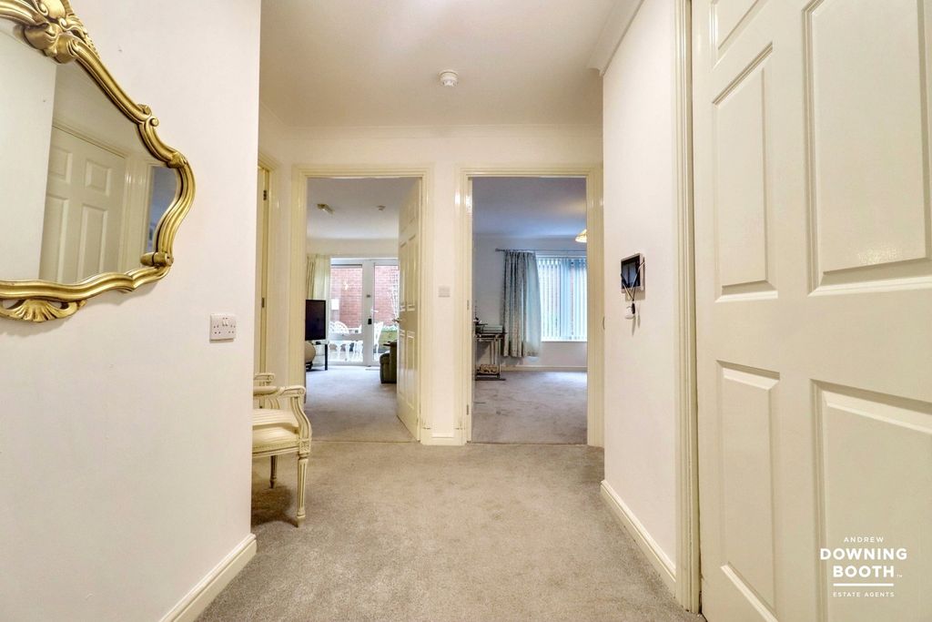 Property photo 2 of 25