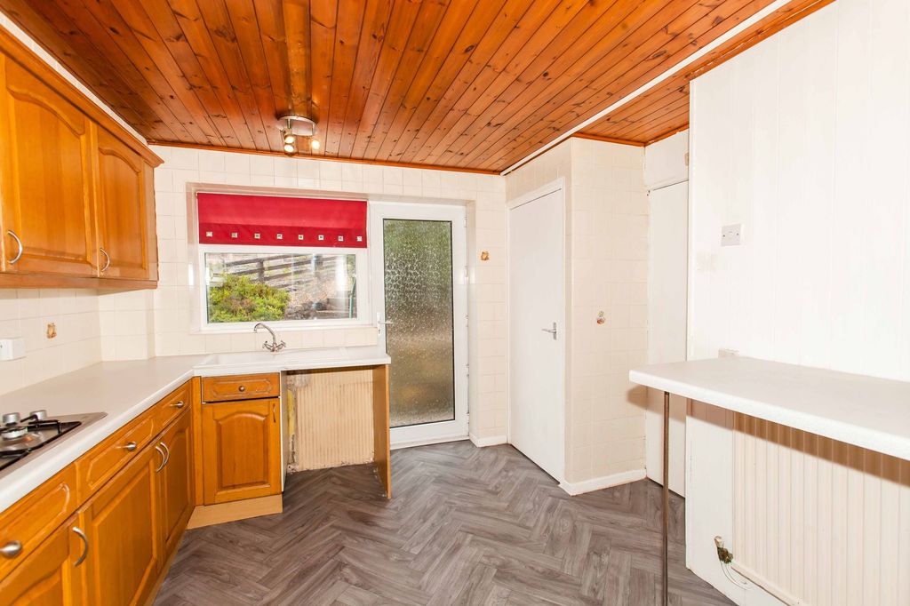 Property photo 3 of 25