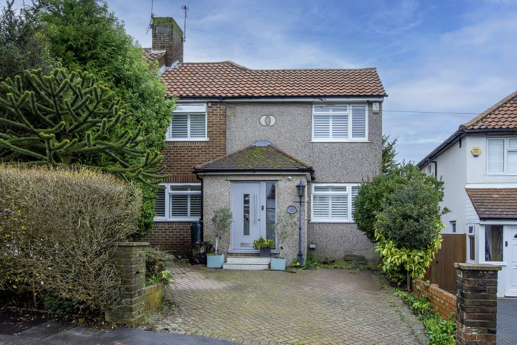 Property photo 2 of 25