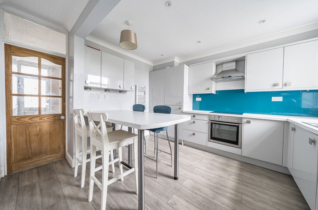 Property photo 1 of 13 1370289-20-68F121...