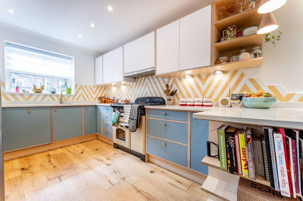 Property photo 1 of 19