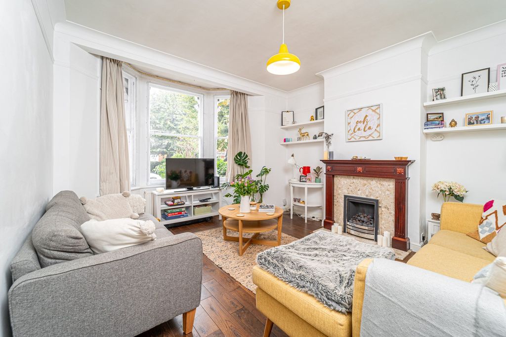 Property photo 2 of 17