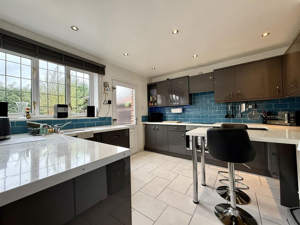 Property photo 2 of 27 2