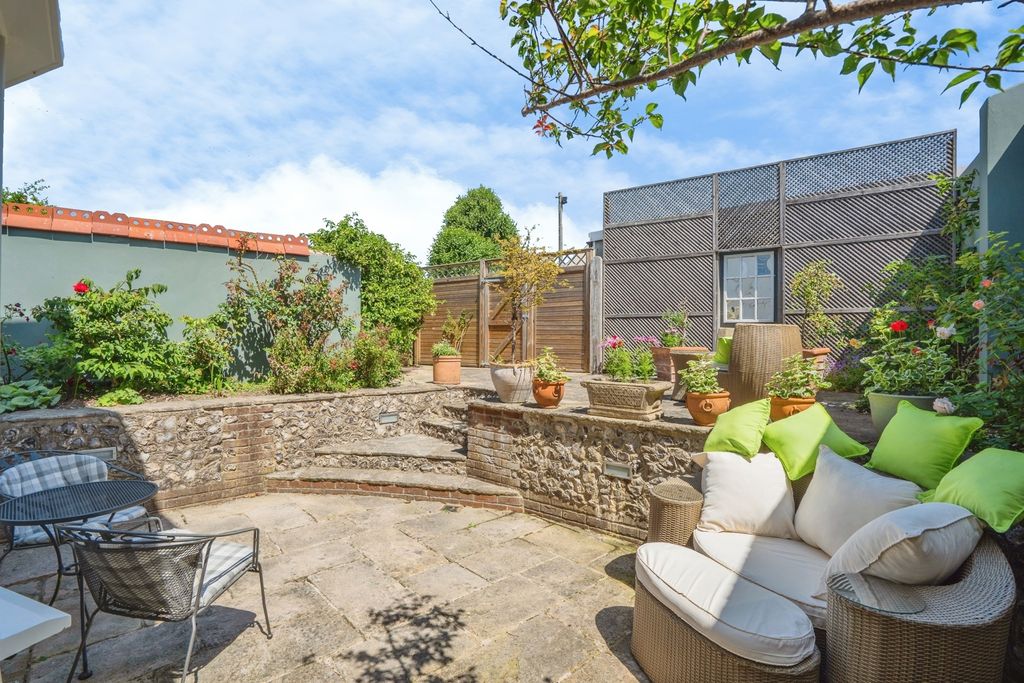 Property photo 2 of 19 Pbox-Img.Jpg