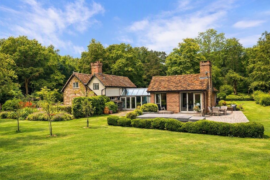 Property photo 1 of 16
