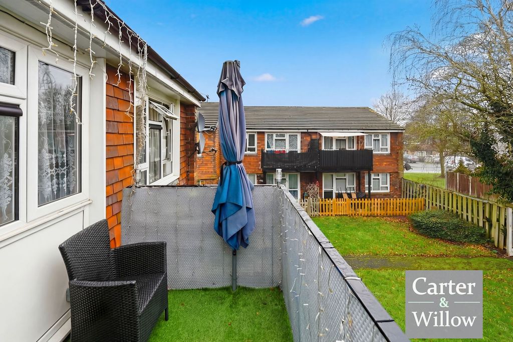 Property photo 2 of 12