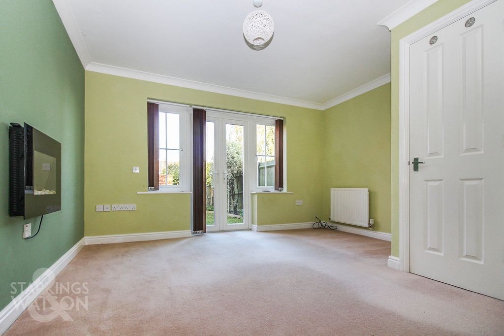 Property photo 3 of 17