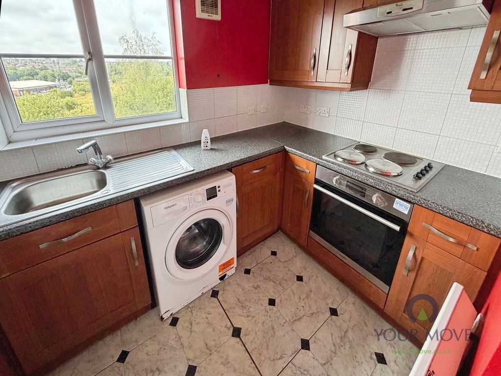 Property photo 3 of 6 Kitchen