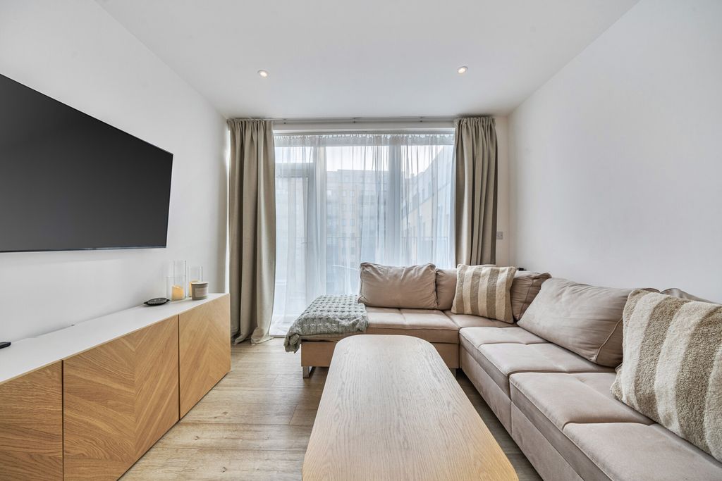 Property photo 2 of 20 1420653-16-69A166...