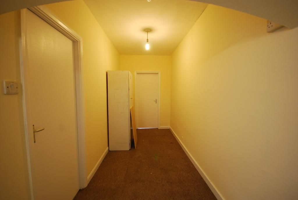 Property photo 3 of 6 Hallway