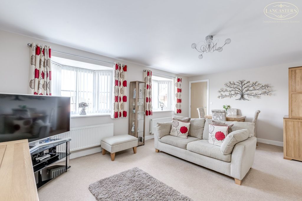 Property photo 3 of 16 Reception Room