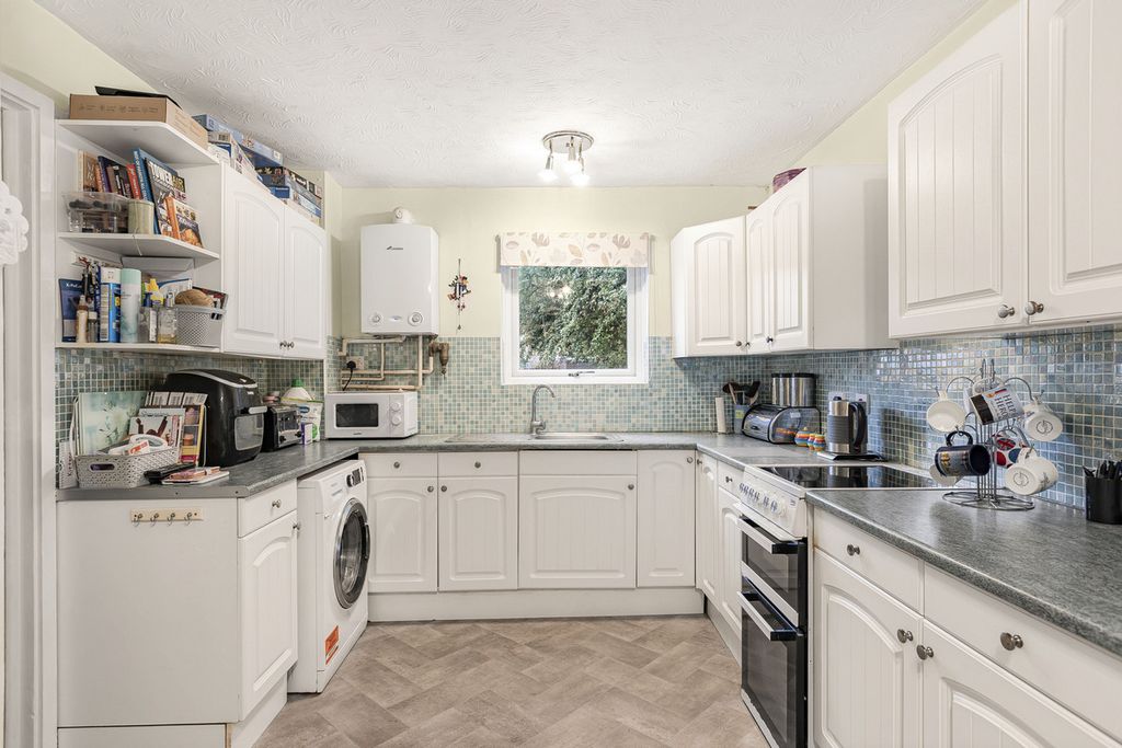Property photo 2 of 16