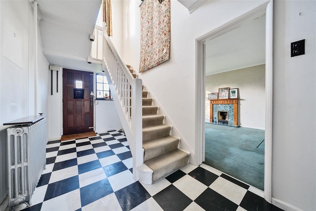 Property photo 2 of 19