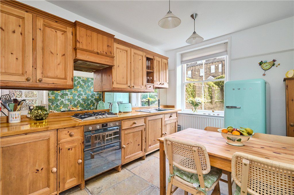 Property photo 3 of 18 Breakfast Kitchen