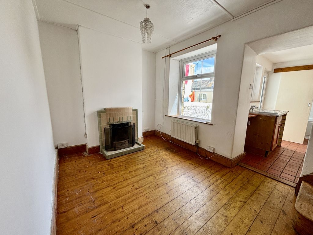 Property photo 3 of 10 Gallery
