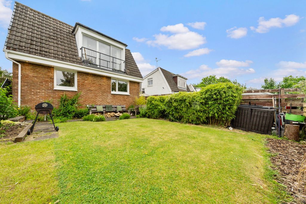 Property photo 3 of 34