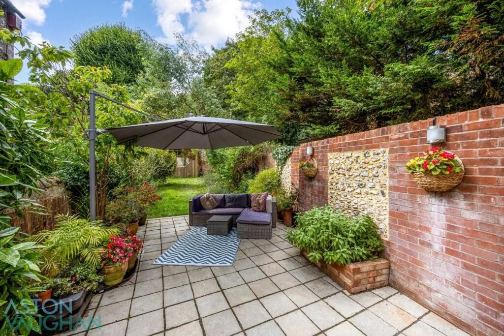 Property photo 3 of 37 4525474