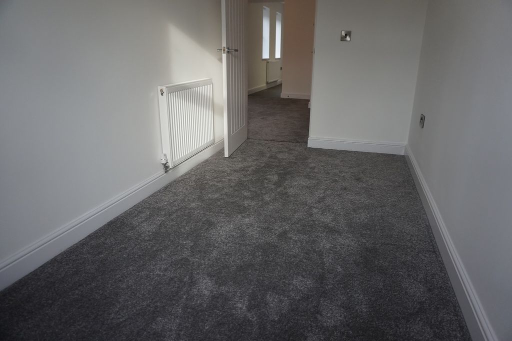 Property photo 3 of 9 Bedroom 2